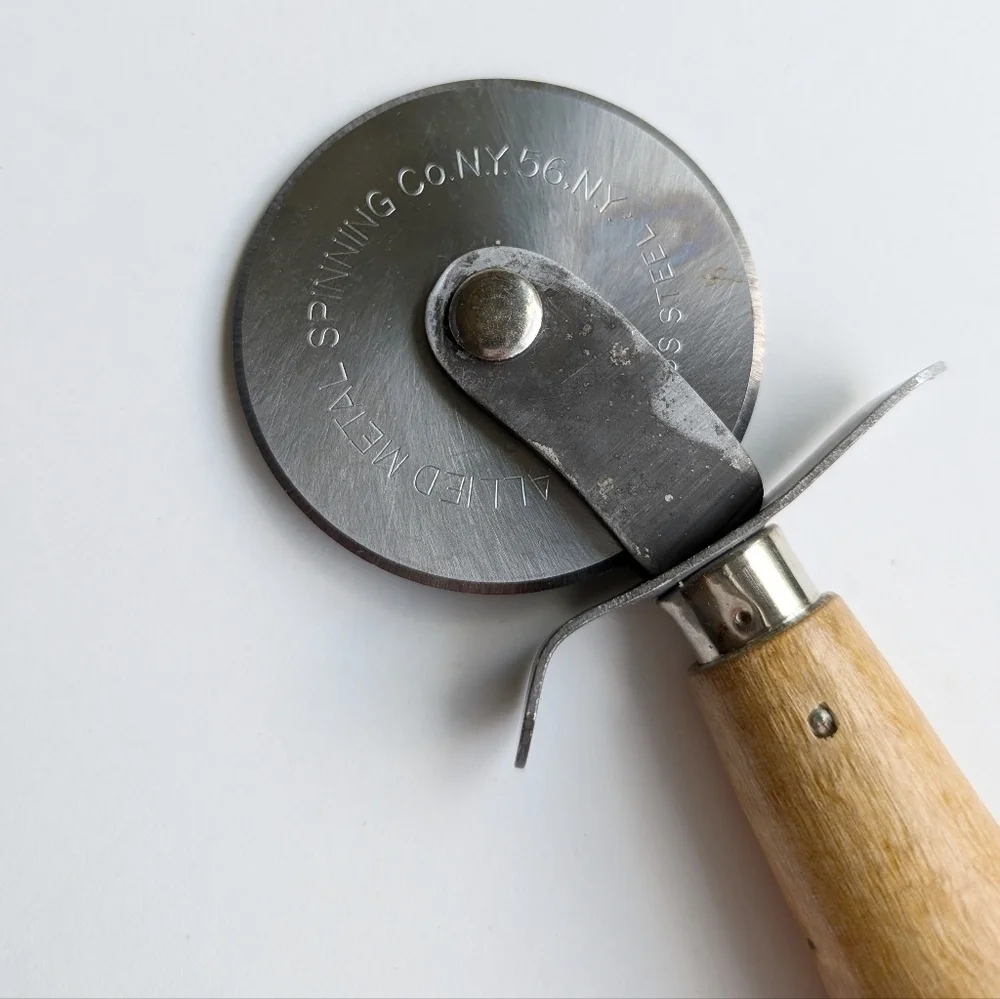 PIZZA Wheel Cutter Vintage Stainless Allied Metalworks Wooden Rolling Slicer
